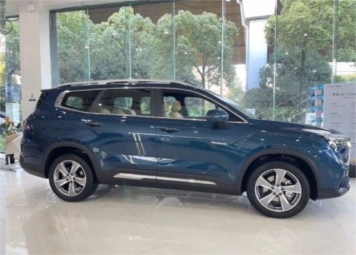 试驾豪越l，动力和空间表现都不错，15万以下难逢对手